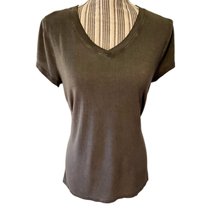 NWT Cable & Gauge Distressed dark gray V neck tee size medium